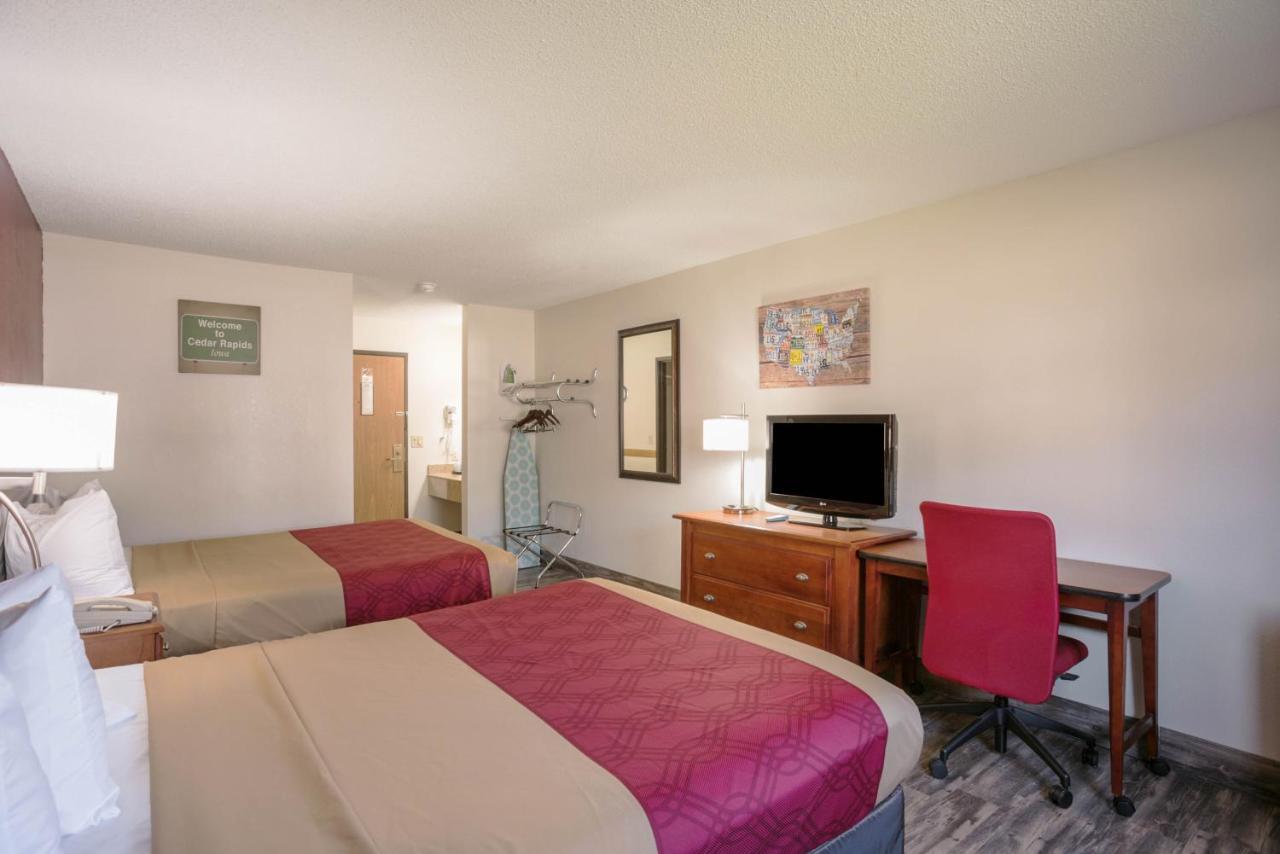 Econo Lodge Cedar Rapids Exterior foto