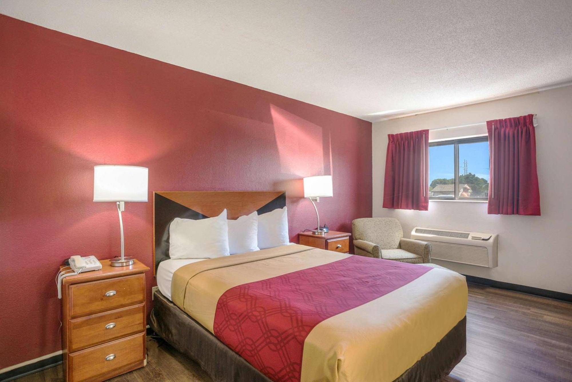 Econo Lodge Cedar Rapids Exterior foto