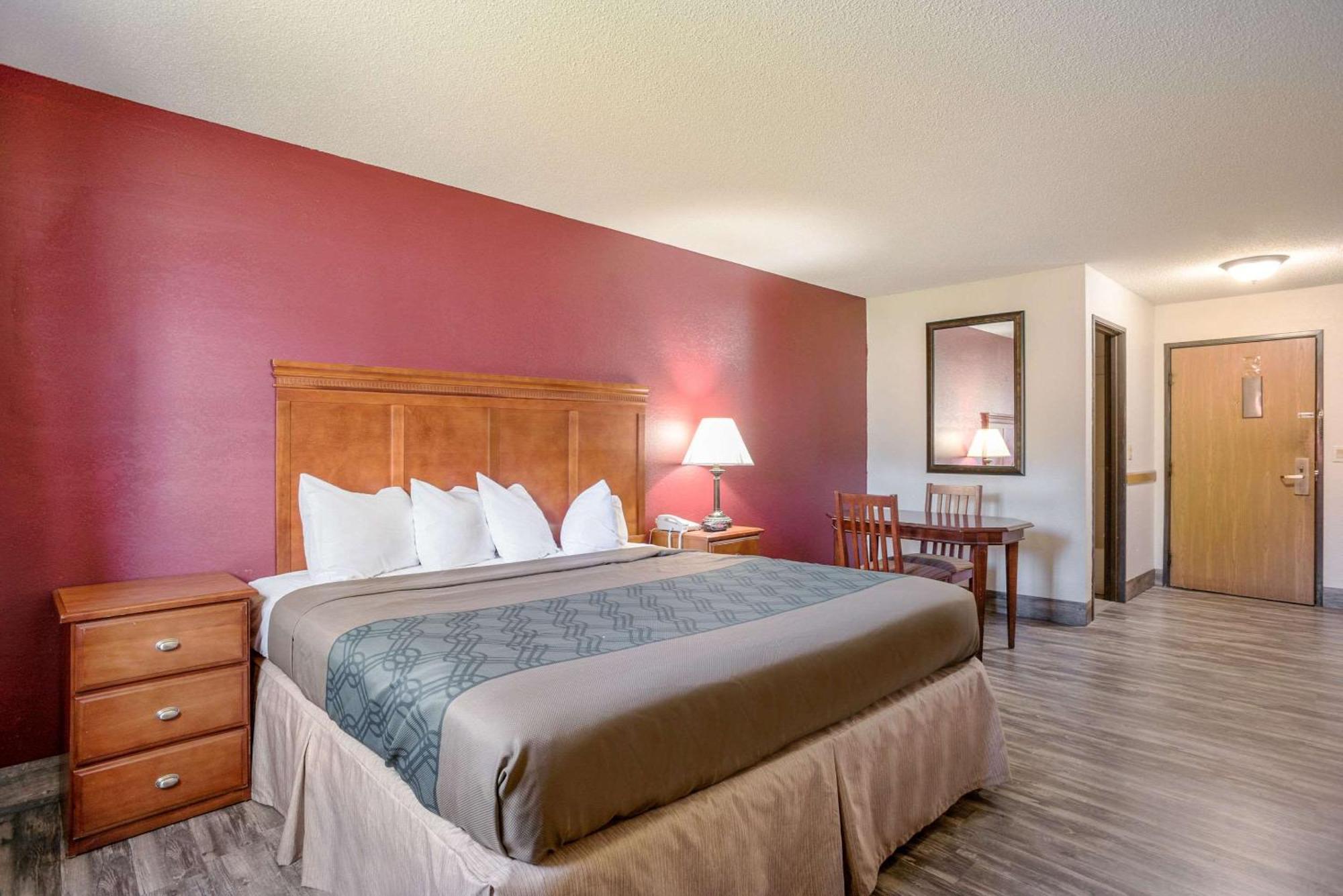 Econo Lodge Cedar Rapids Exterior foto