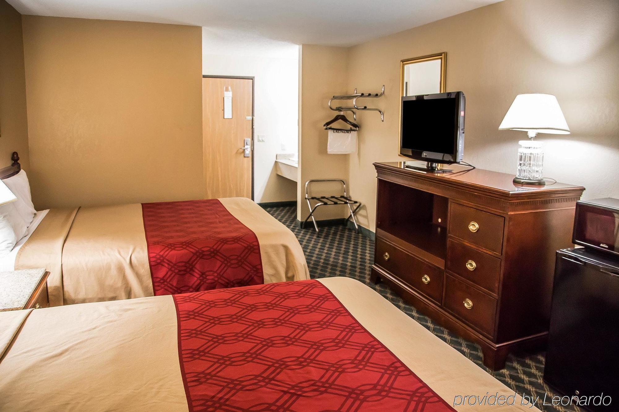 Econo Lodge Cedar Rapids Exterior foto